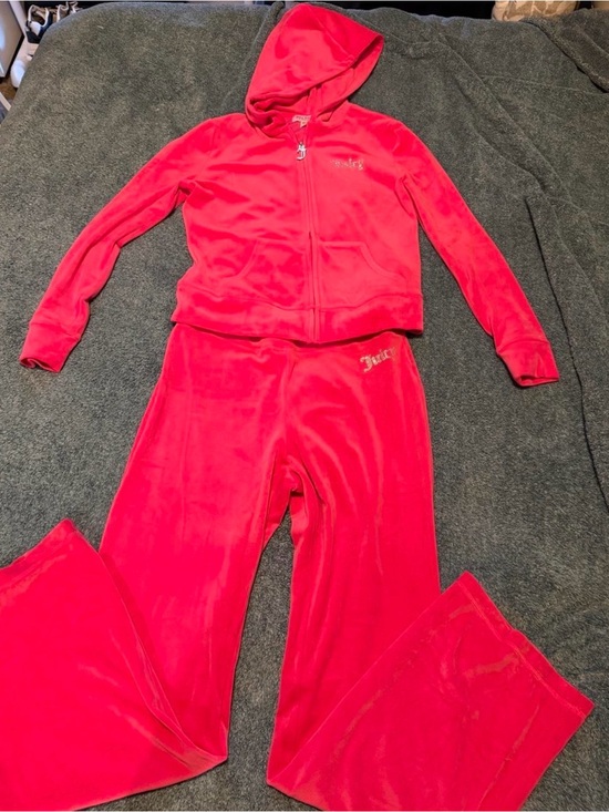 Juicy Couture Pants - Juicy Couture Pink Velvet Hoodie & Flare Pants Set